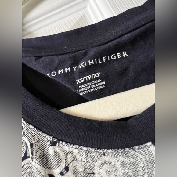 Tommy Hilfiger xs navy white floral women T-shirt - Picture 3 of 3